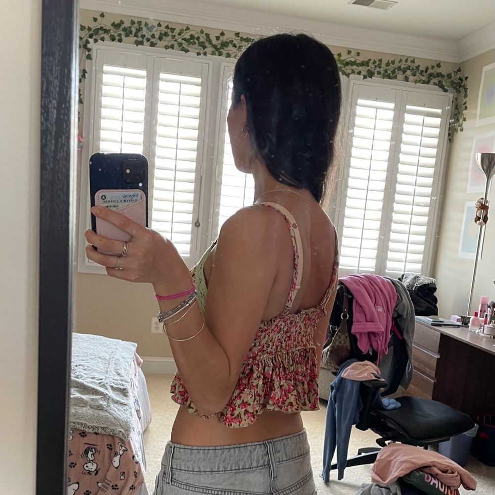 Floral Ruffle Trim Top - Picture 2 of 4